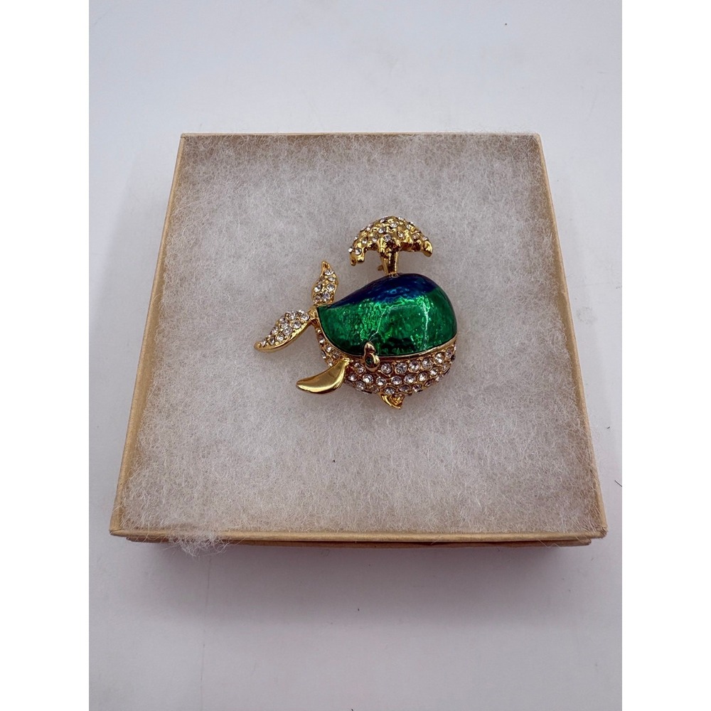 Vintage Whale Brooch Blue Green Enamel Rhinestone Gold Tone Ocean Theme Pin - Picture 3 of 3